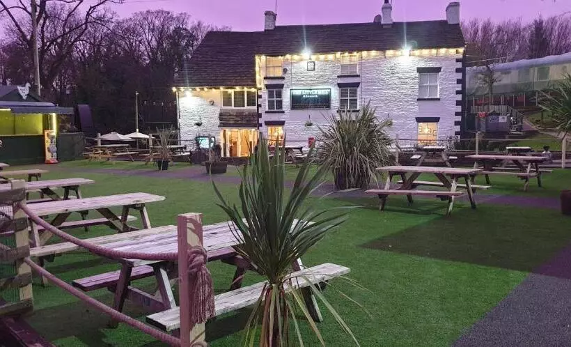 Hotelli The Little Mill Inn