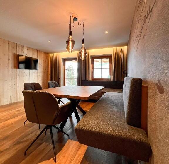 펜션 Schulhaus Tirol