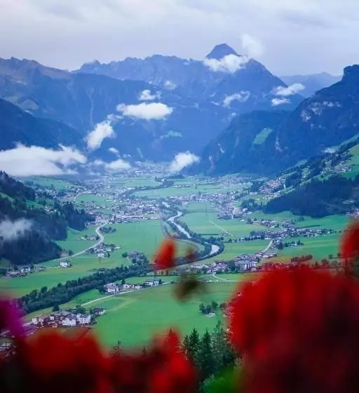 Majatalo Schulhaus Tirol