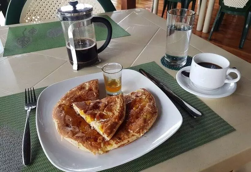 Retkeilymaja Eskapo Verde Lodge Moalboal