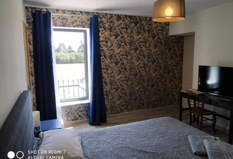 ベッドアンドブレックファースト Le Mas Des Calus Chambres D Hôtes