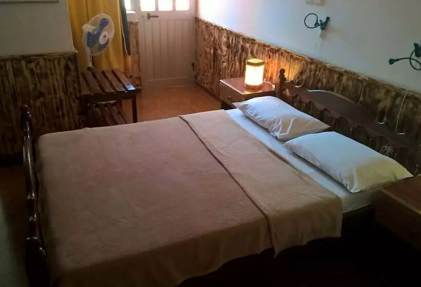 تختخواب و صبحانه Residencial Ponta Do Sol