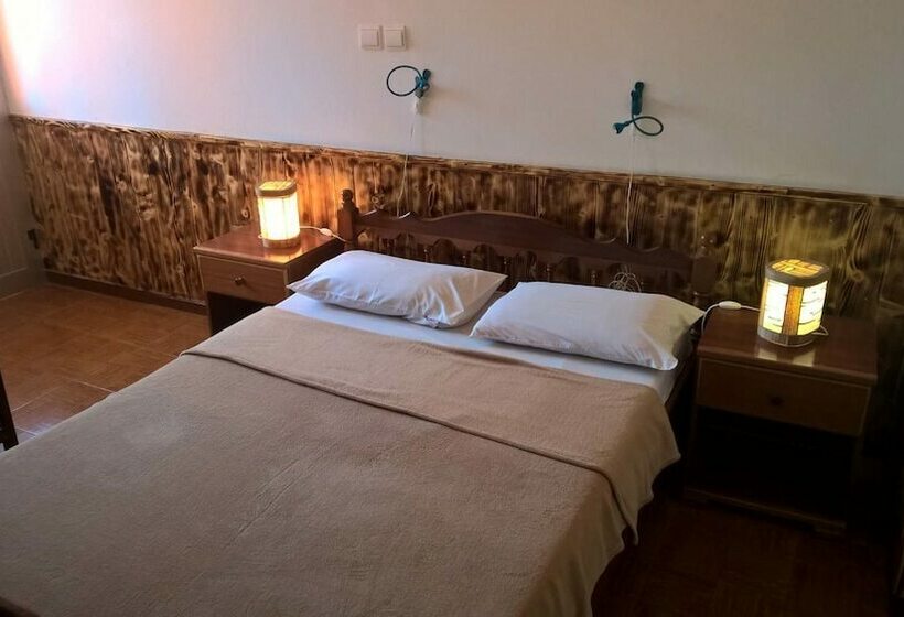 تختخواب و صبحانه Residencial Ponta Do Sol