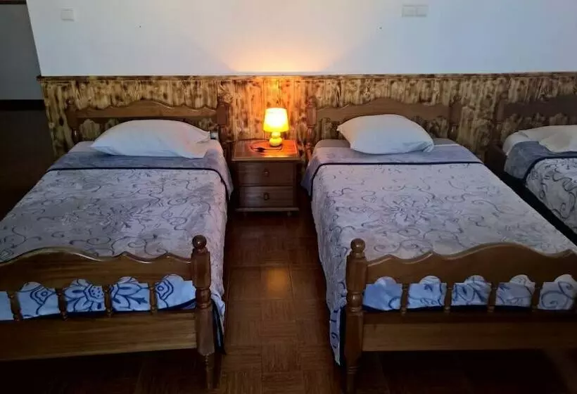 تختخواب و صبحانه Residencial Ponta Do Sol