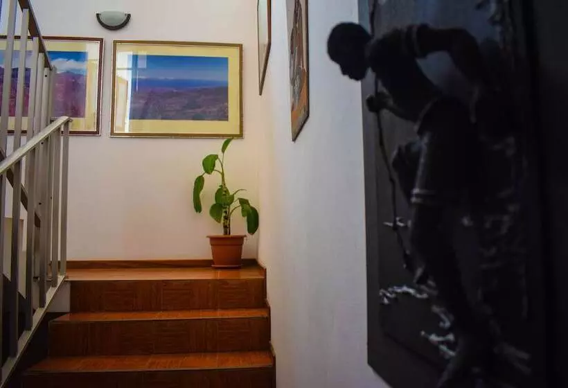 تختخواب و صبحانه Residencial Ponta Do Sol