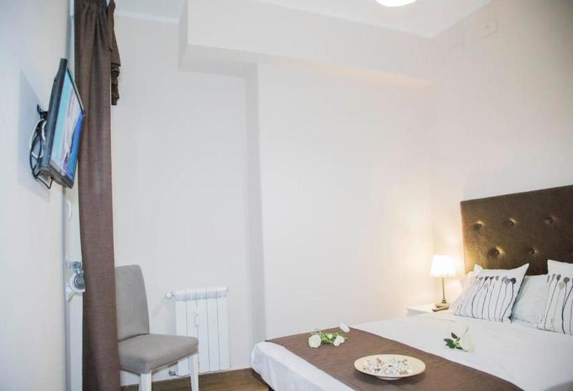 مسافرخانه Vatican Suite 383