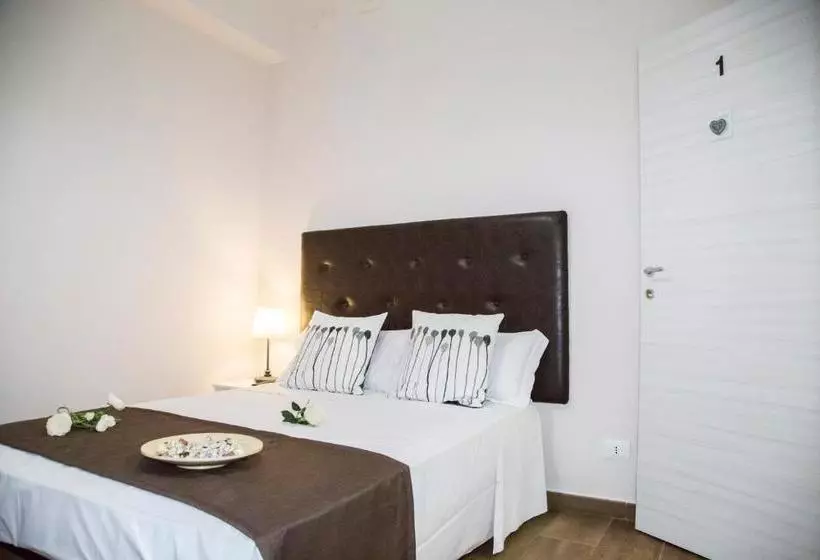 مسافرخانه Vatican Suite 383