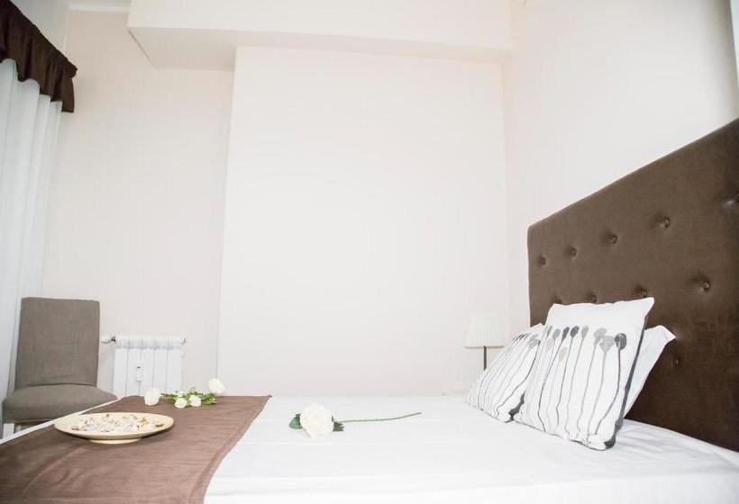 مسافرخانه Vatican Suite 383