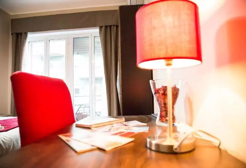 مسافرخانه Vatican Suite 383