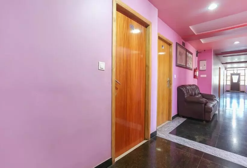 ホテル Bhubaneswari Classic By Oyo Rooms