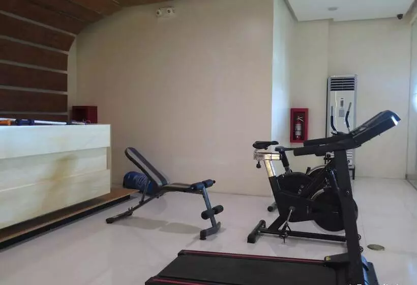 Dreamwave Hotel Lemery