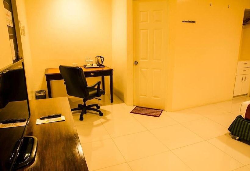 Dreamwave Hotel Lemery