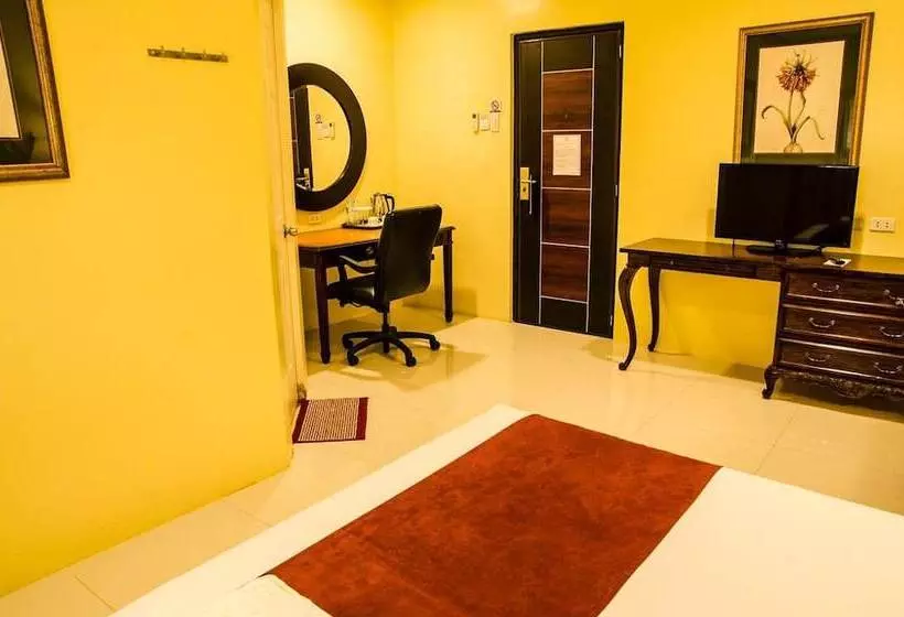 Dreamwave Hotel Lemery