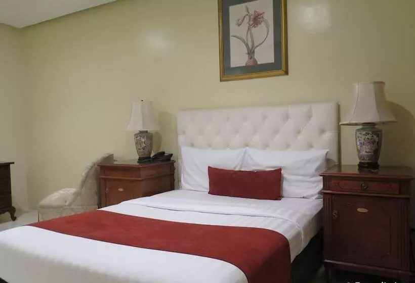 Dreamwave Hotel Lemery