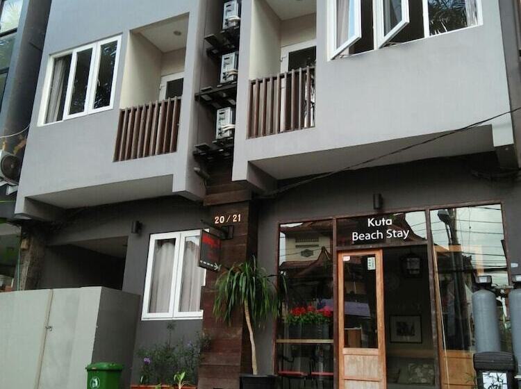 هتل Kuta Beach Stay