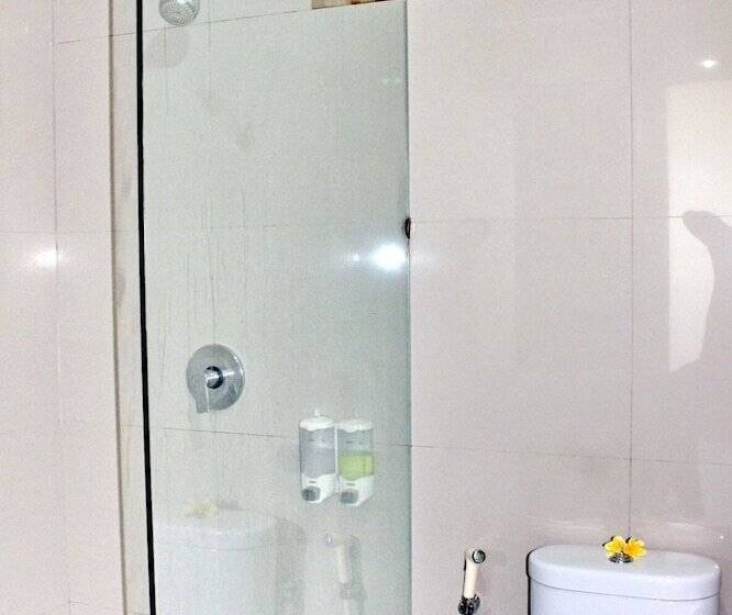 هتل Kuta Beach Stay