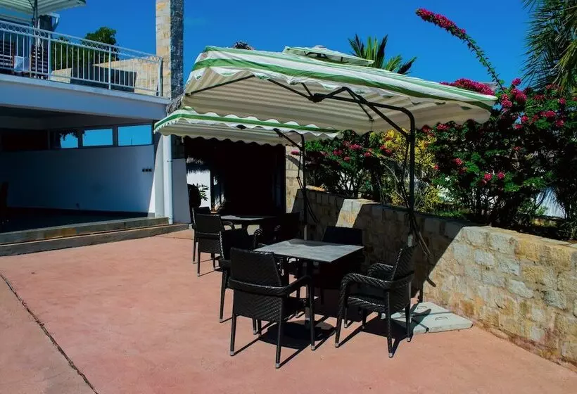 هتل Orangea Beach Resort