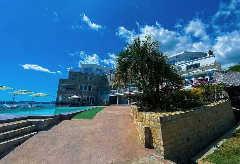 هتل Orangea Beach Resort