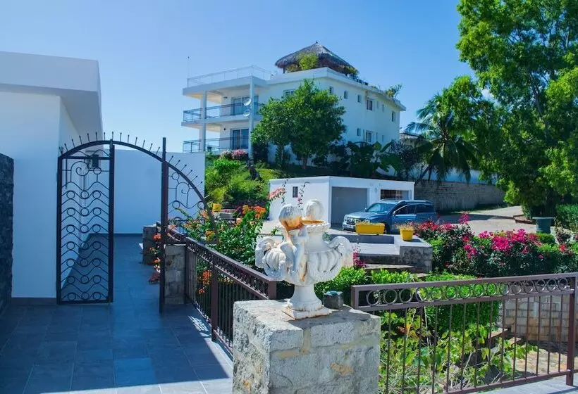 هتل Orangea Beach Resort