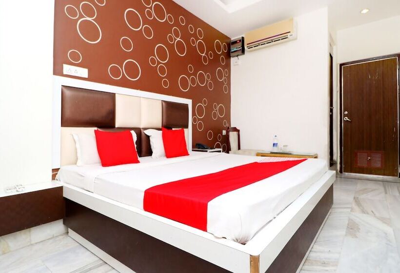 Отель Red Velvet Inn By Oyo Rooms