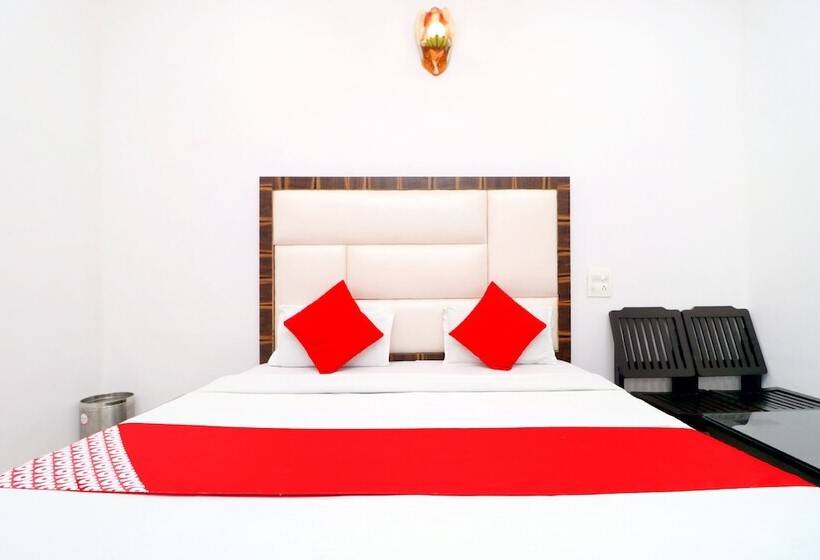 Отель Red Velvet Inn By Oyo Rooms