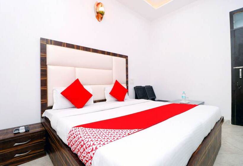 Отель Red Velvet Inn By Oyo Rooms