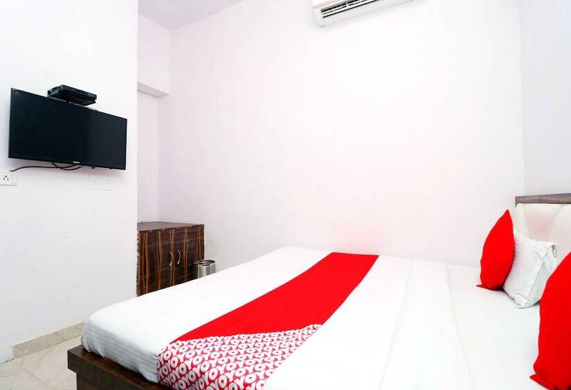 Отель Red Velvet Inn By Oyo Rooms