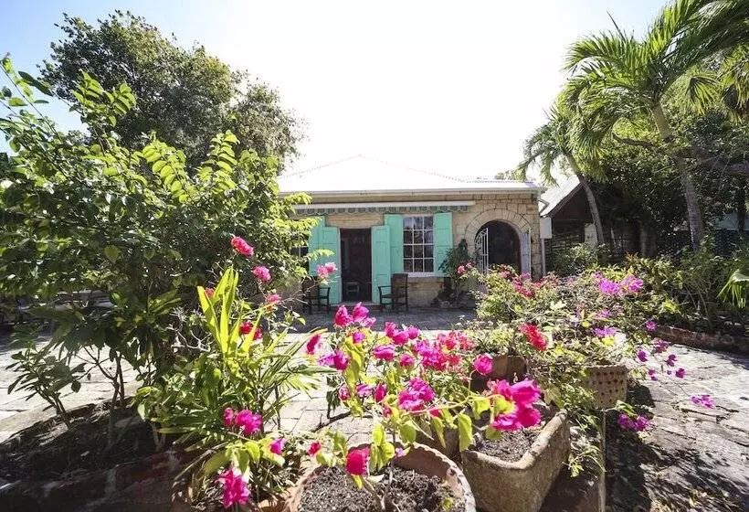 هتل The Great House Antigua