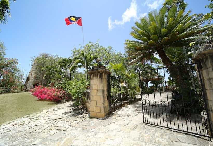 هتل The Great House Antigua