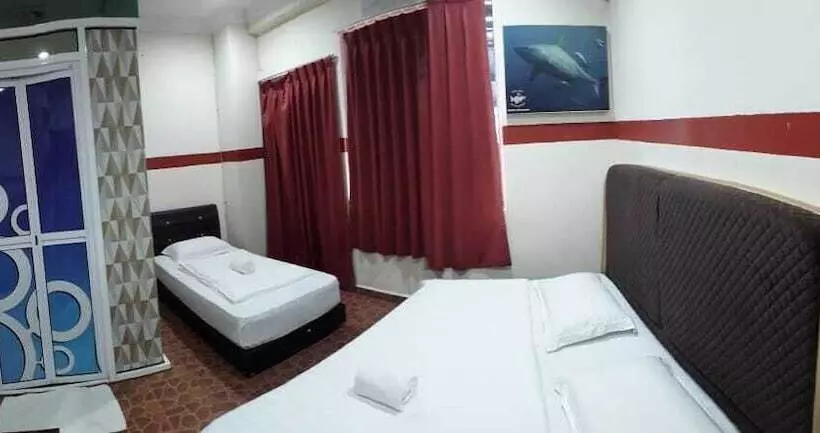 هتل Warisan Family Inn