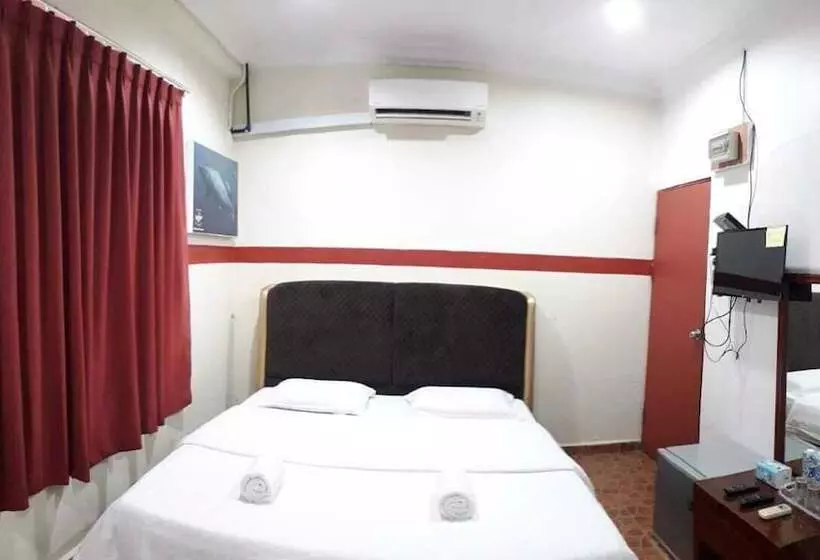 هتل Warisan Family Inn