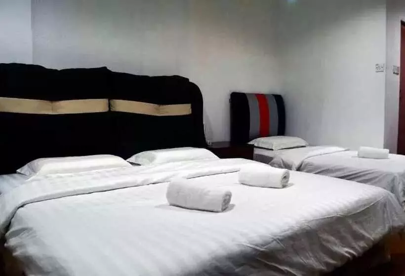 هتل Warisan Family Inn