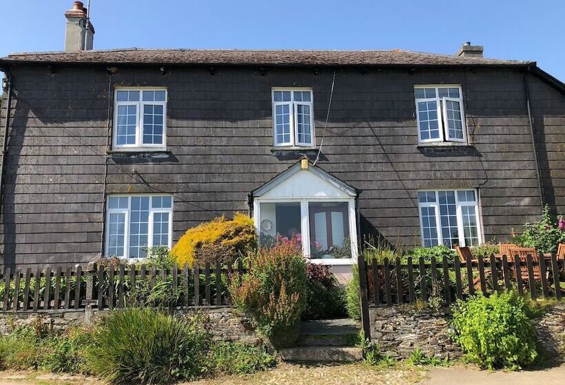 Bed and Breakfast Tregarland Farm