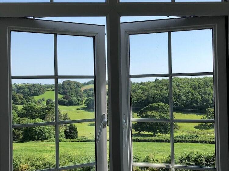 Bed and Breakfast Tregarland Farm