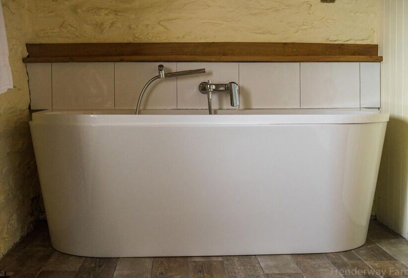 Bed and Breakfast Tregarland Farm