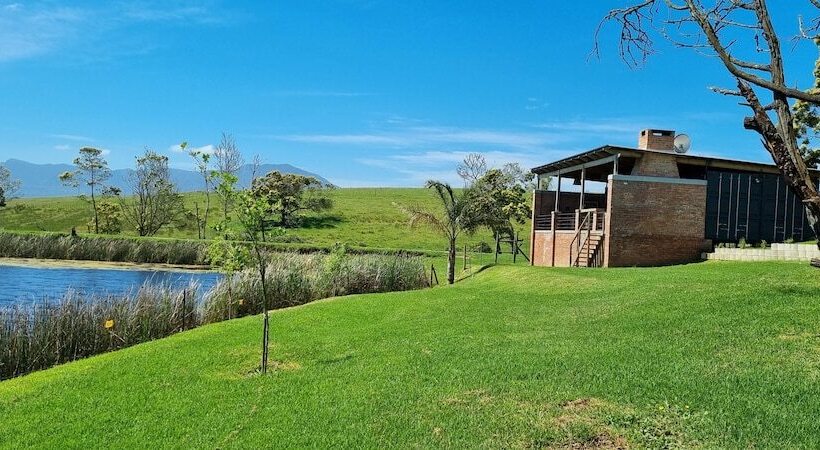 בית מלון כפרי Buff & Fellow Eco Cabins