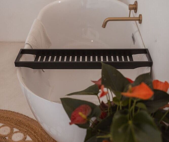 בית מלון כפרי Buff & Fellow Eco Cabins