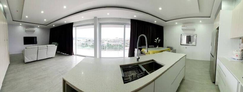 Hotel Chequers Suite