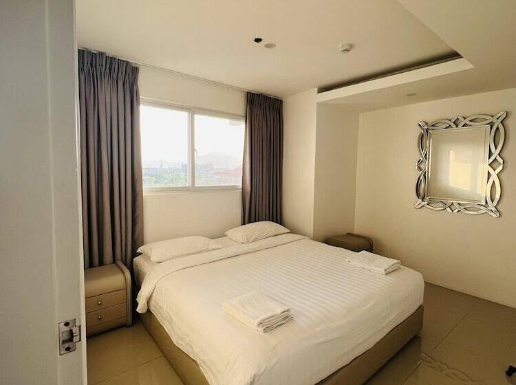 Hotel Chequers Suite