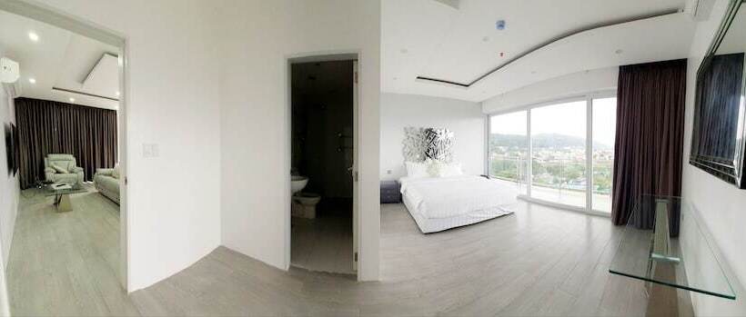 Hotel Chequers Suite