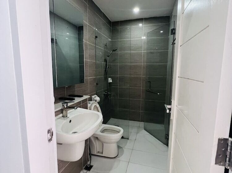 Hotel Chequers Suite