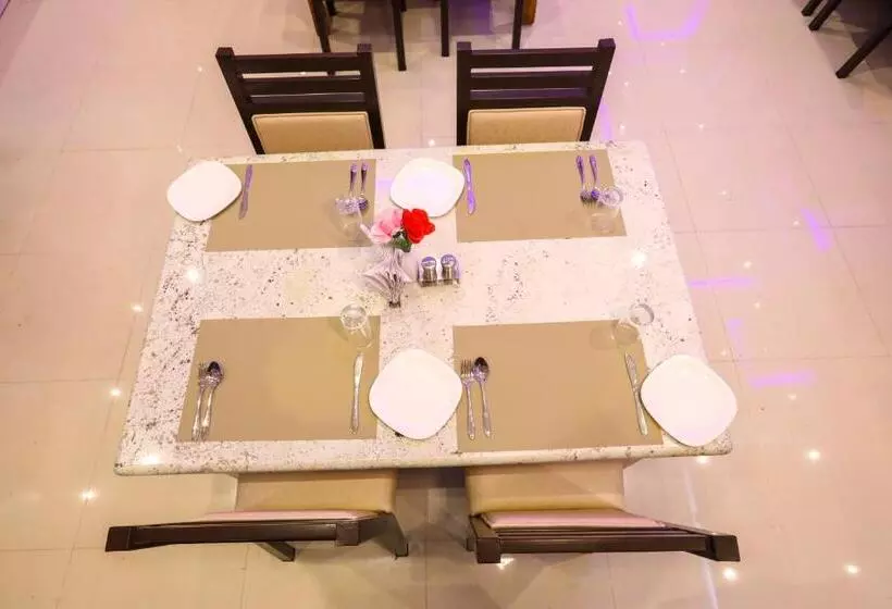 Hotelli Nitheesh Residency