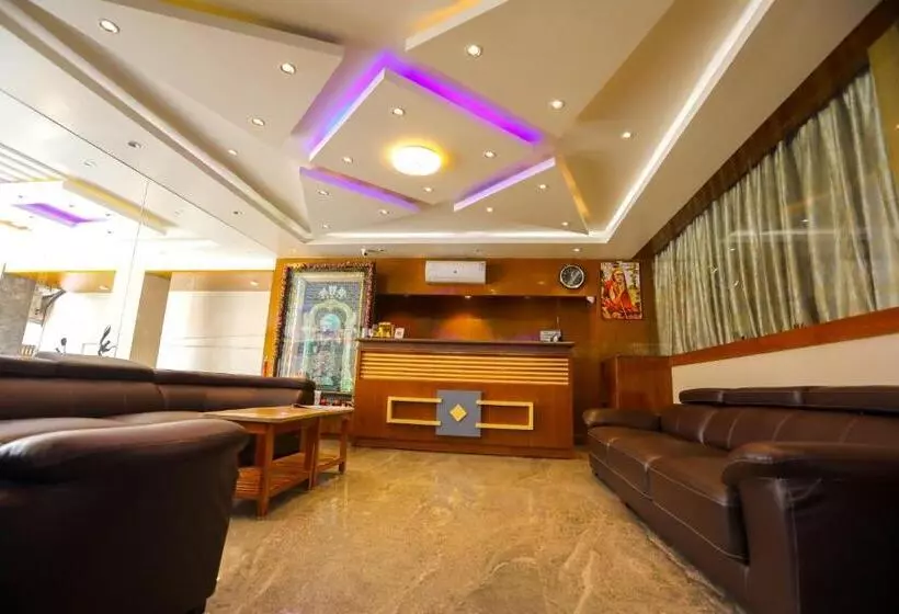 Hotelli Nitheesh Residency