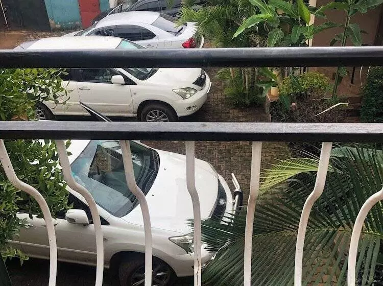 هتل Pacific Cottages And Guesthouse