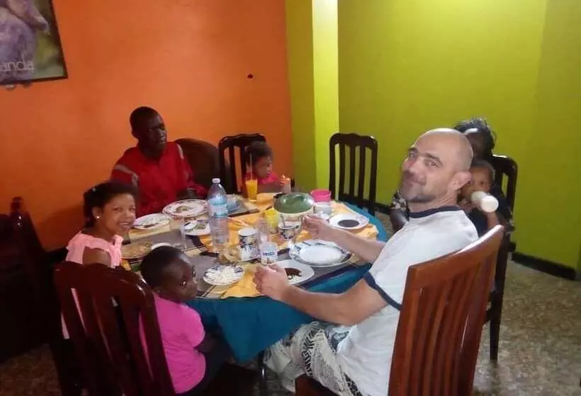 هتل Pacific Cottages And Guesthouse