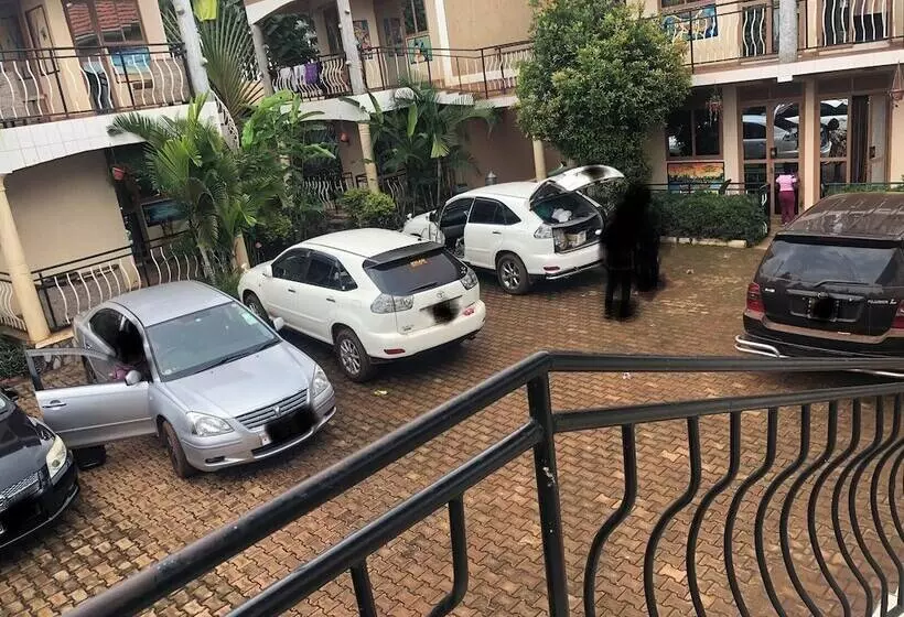 هتل Pacific Cottages And Guesthouse