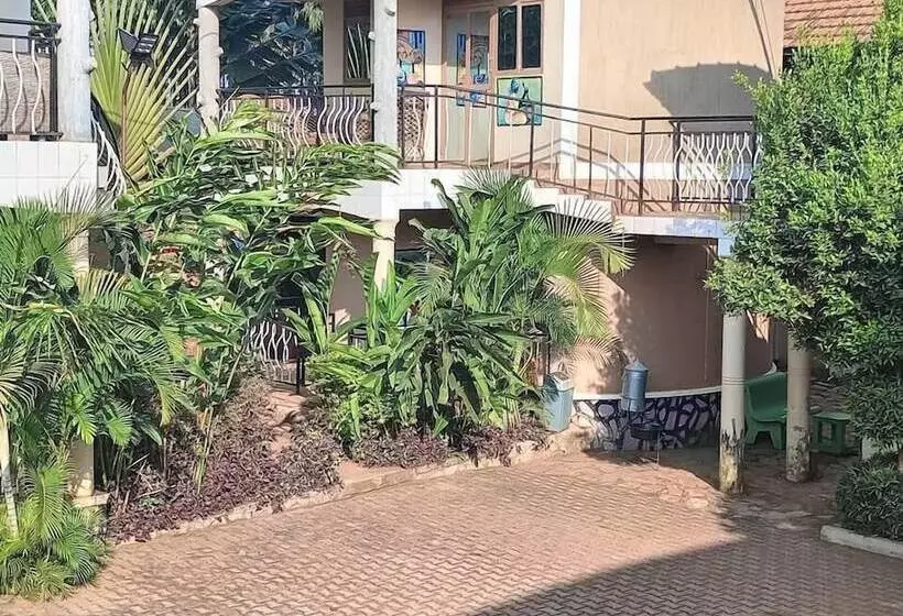 هتل Pacific Cottages And Guesthouse