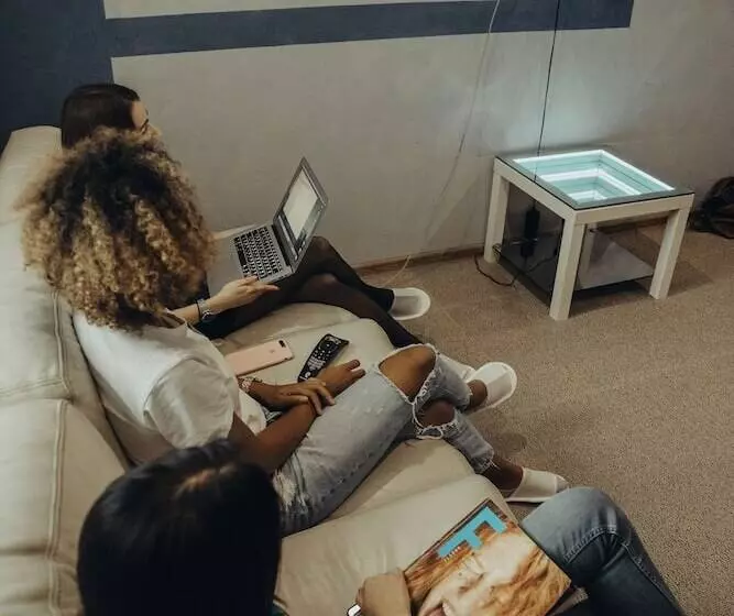 هاستل Cube Capsule