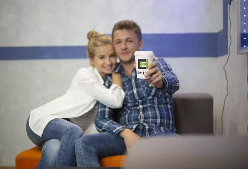 هاستل Cube Capsule