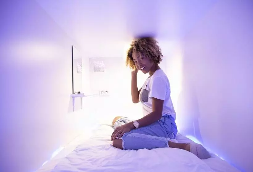 هاستل Cube Capsule